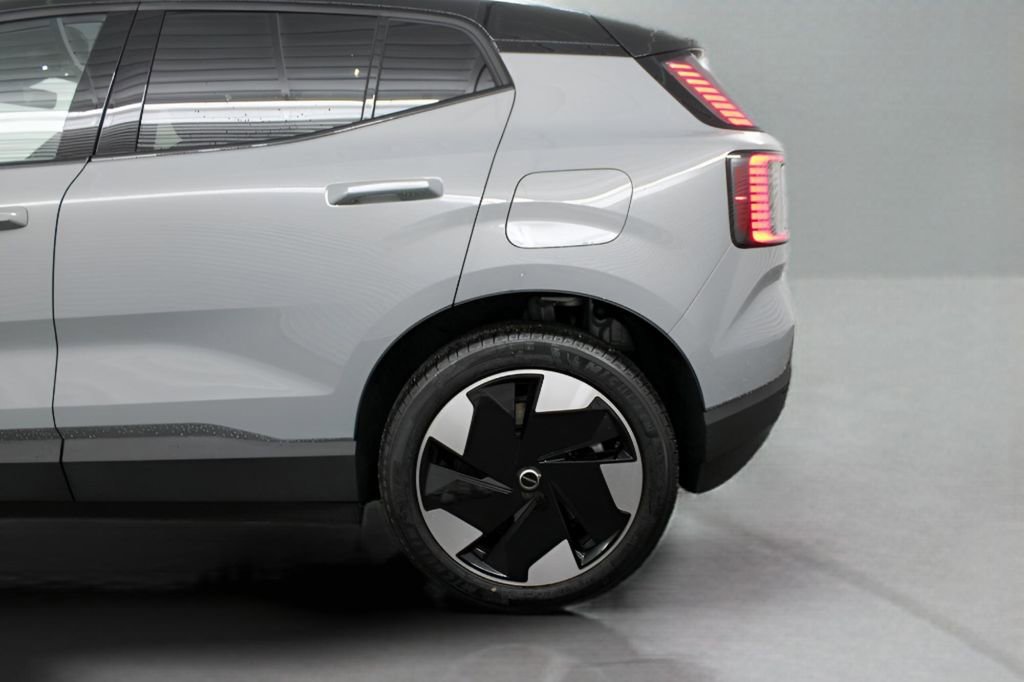 New 2026 Volvo EX30 Plus w/ Protection Package Premier image 34