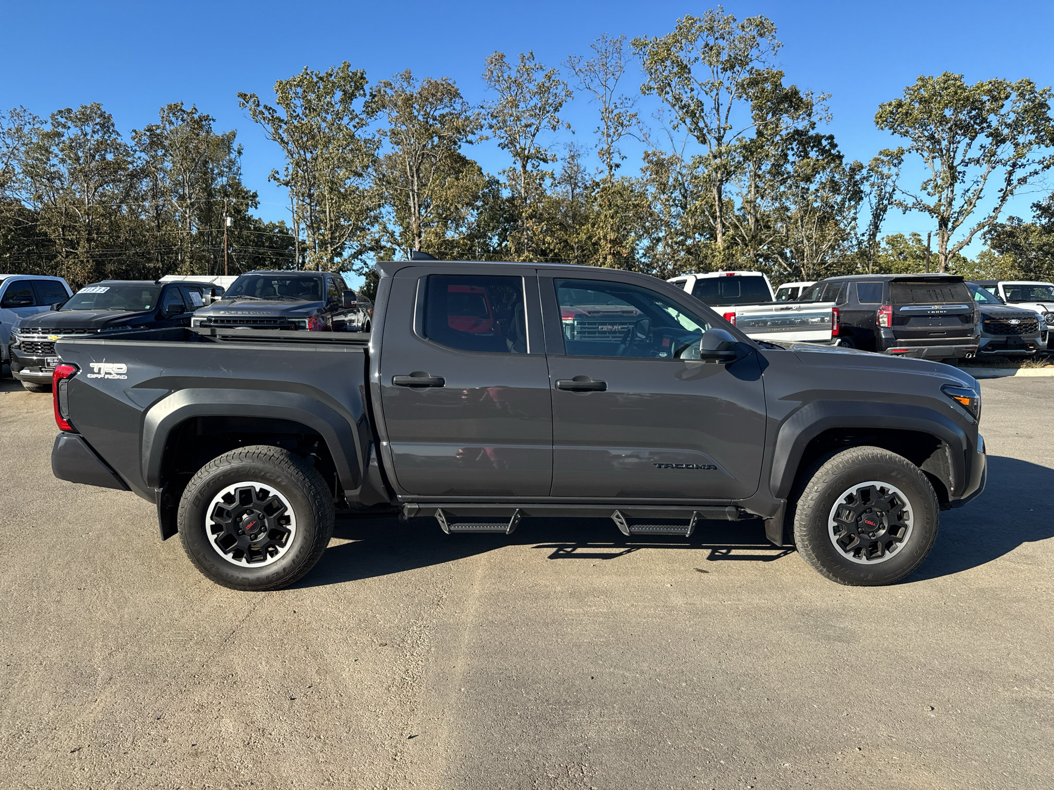 Used 2024 Toyota Tacoma TRD Off-Road AWD/4WD image 5