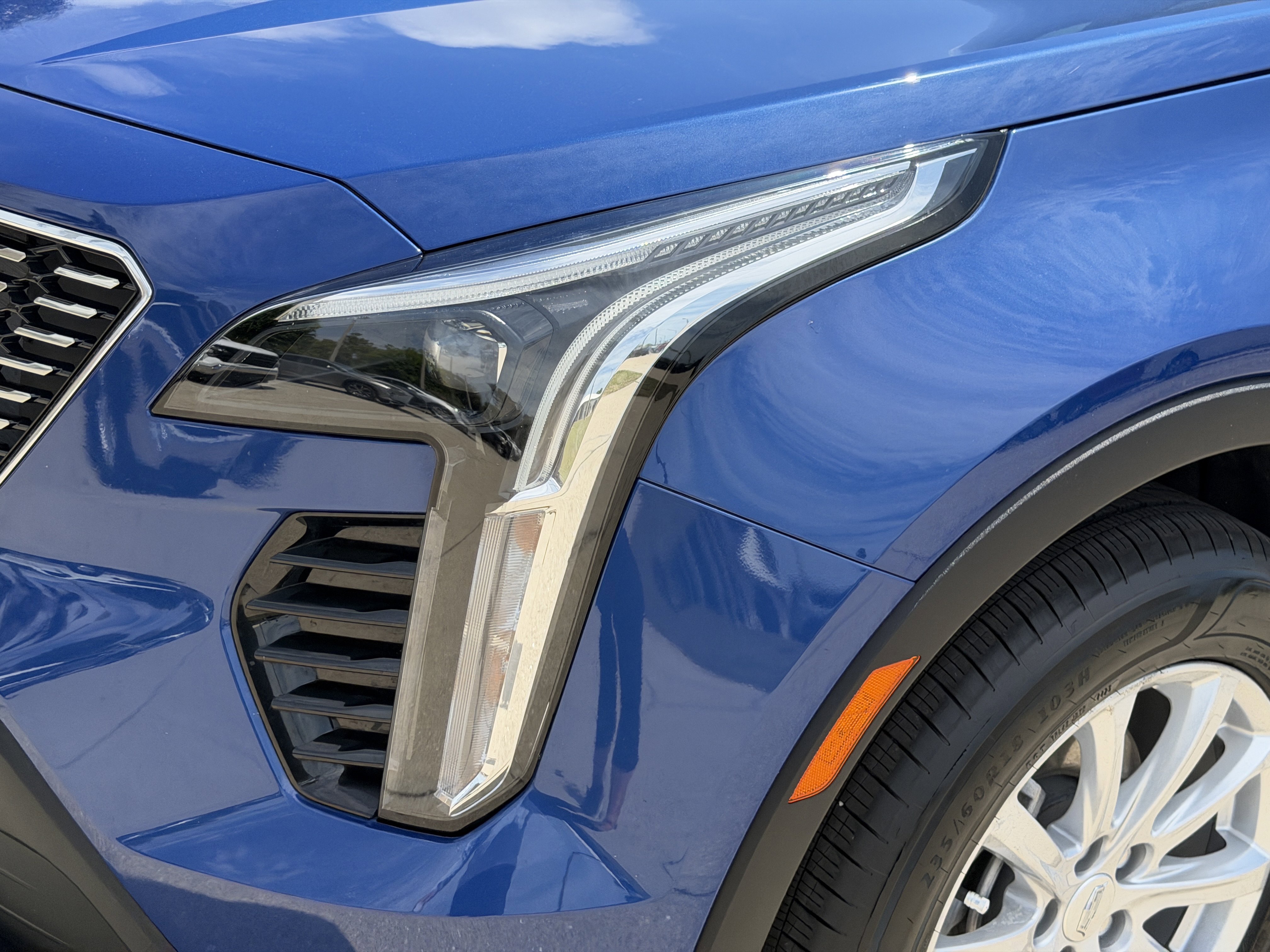 Certified 2023 Cadillac XT4 Luxury image 8