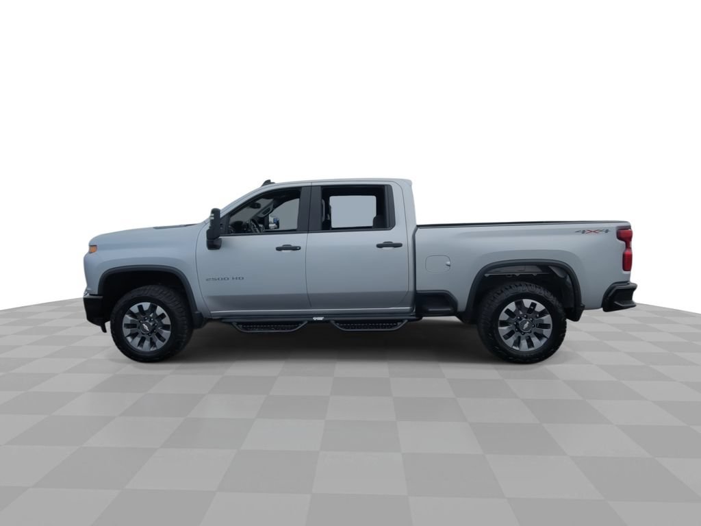 Used 2022 Chevrolet Silverado 2500 Custom w/ Custom Value Package AWD/4WD image 5