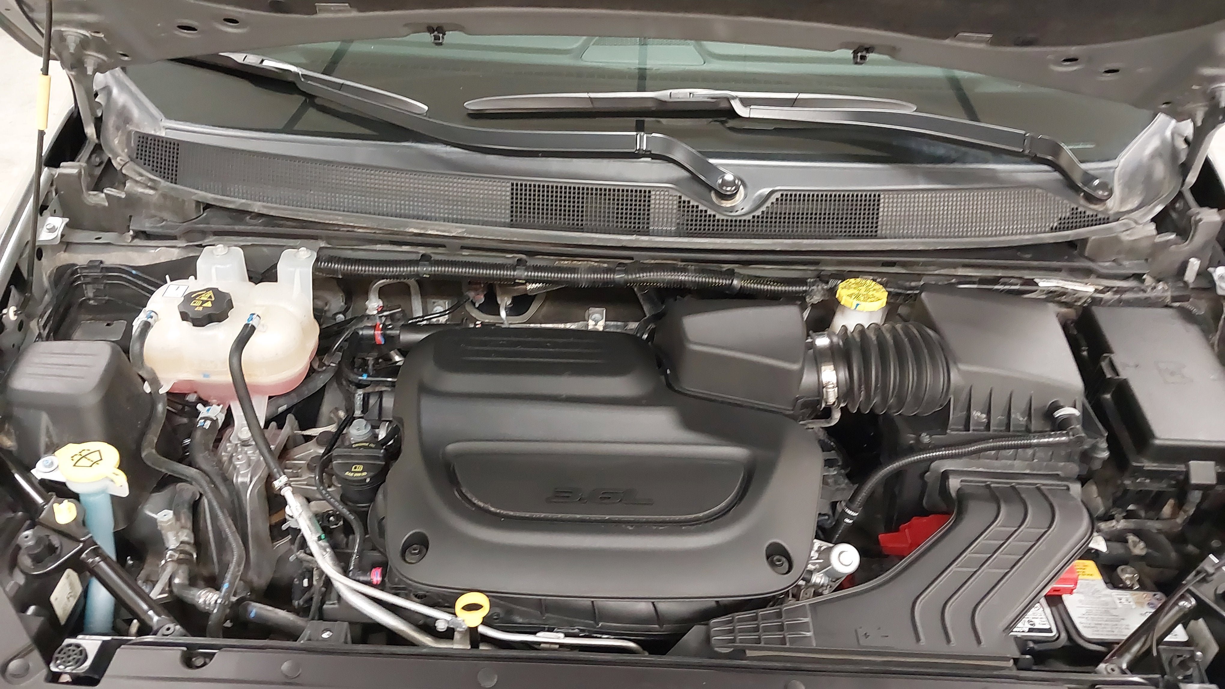 Used 2025 Chrysler Pacifica Select FWD image 30