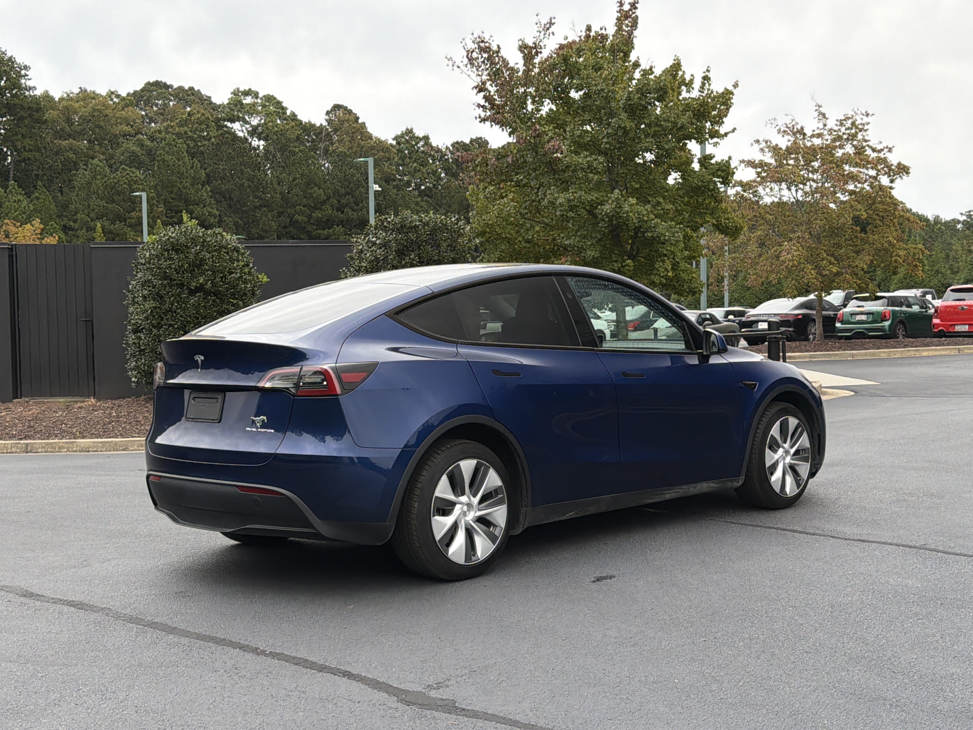 Used 2023 Tesla Model Y Long Range AWD/4WD image 3