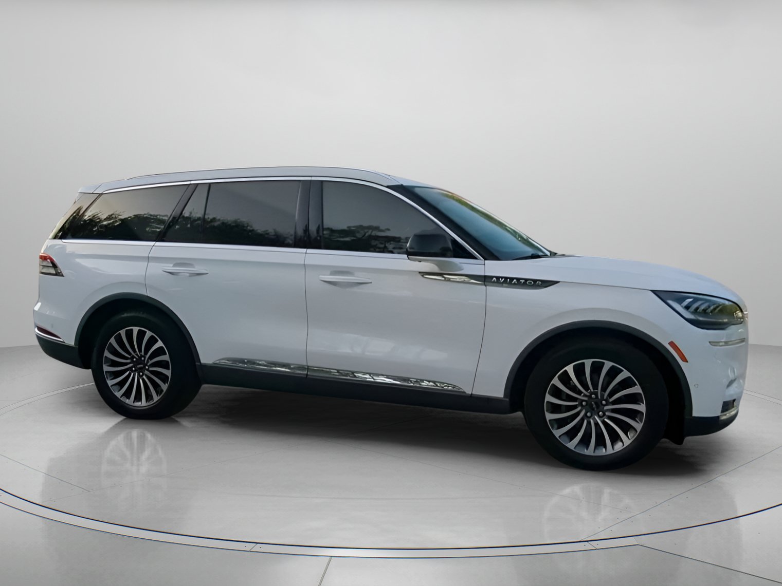 Used 2023 Lincoln Aviator Reserve w/ Equipment Group 201A RWD image 34