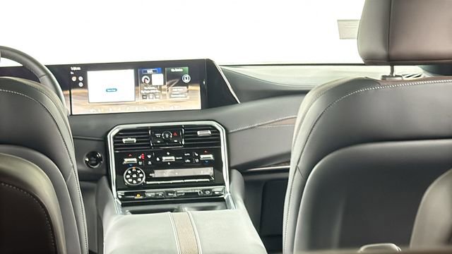 New 2026 Nissan Armada Platinum image 18