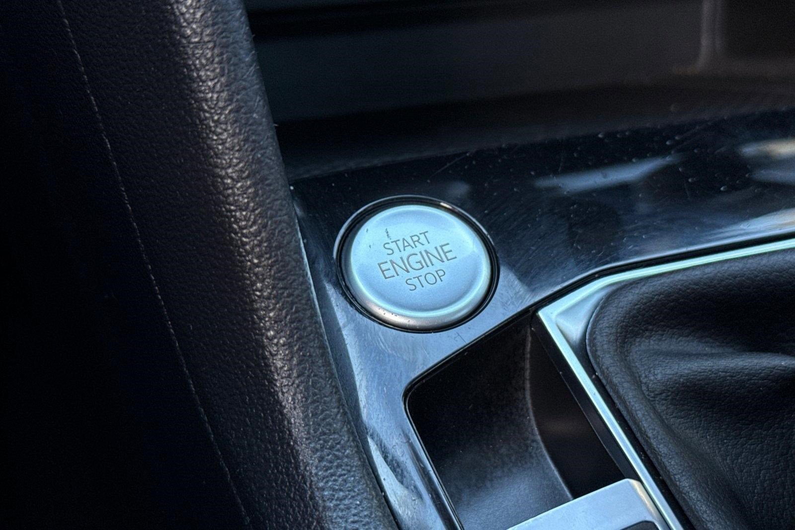 Used 2022 Volkswagen Taos SEL image 34