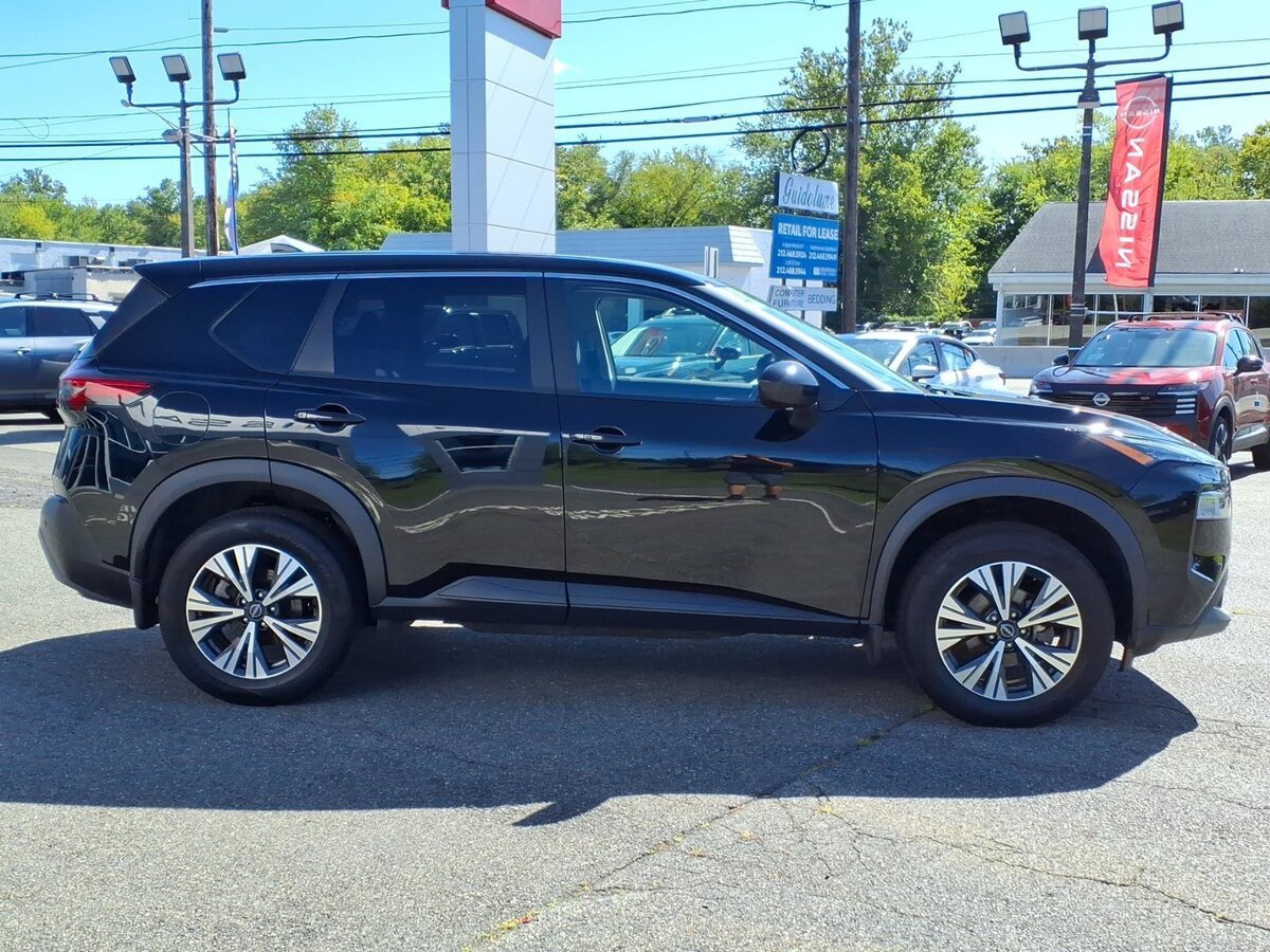 Used 2023 Nissan Rogue SV AWD/4WD image 4
