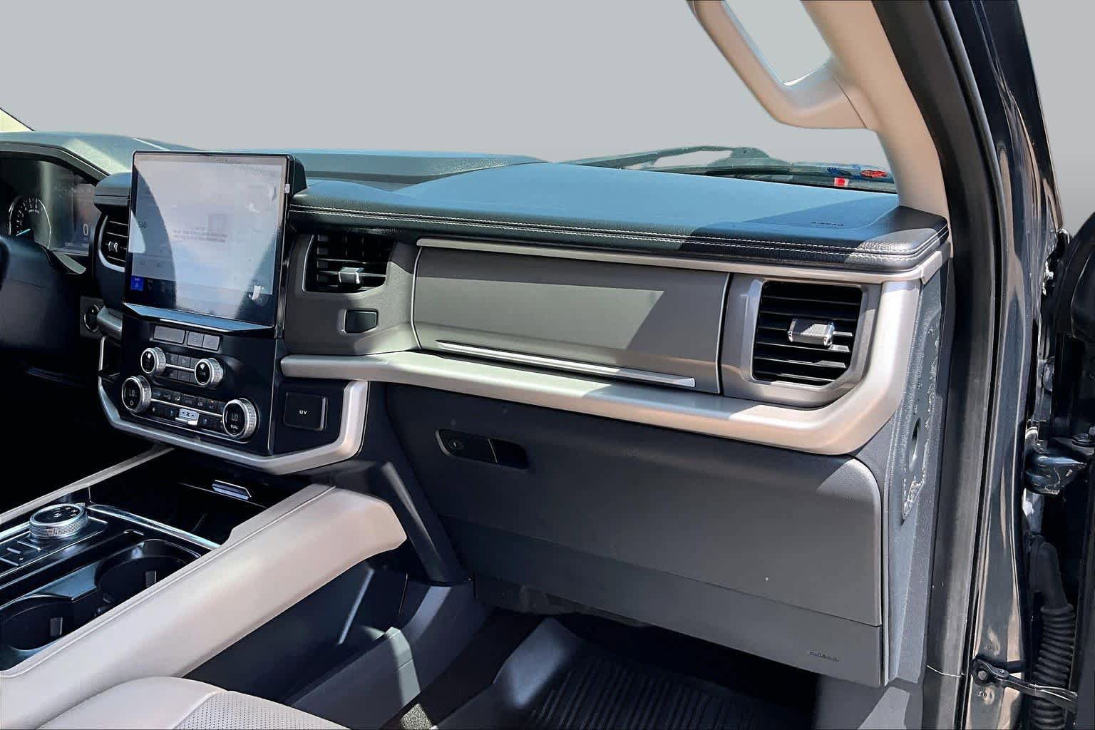 Used 2022 Ford Expedition XLT AWD/4WD image 18