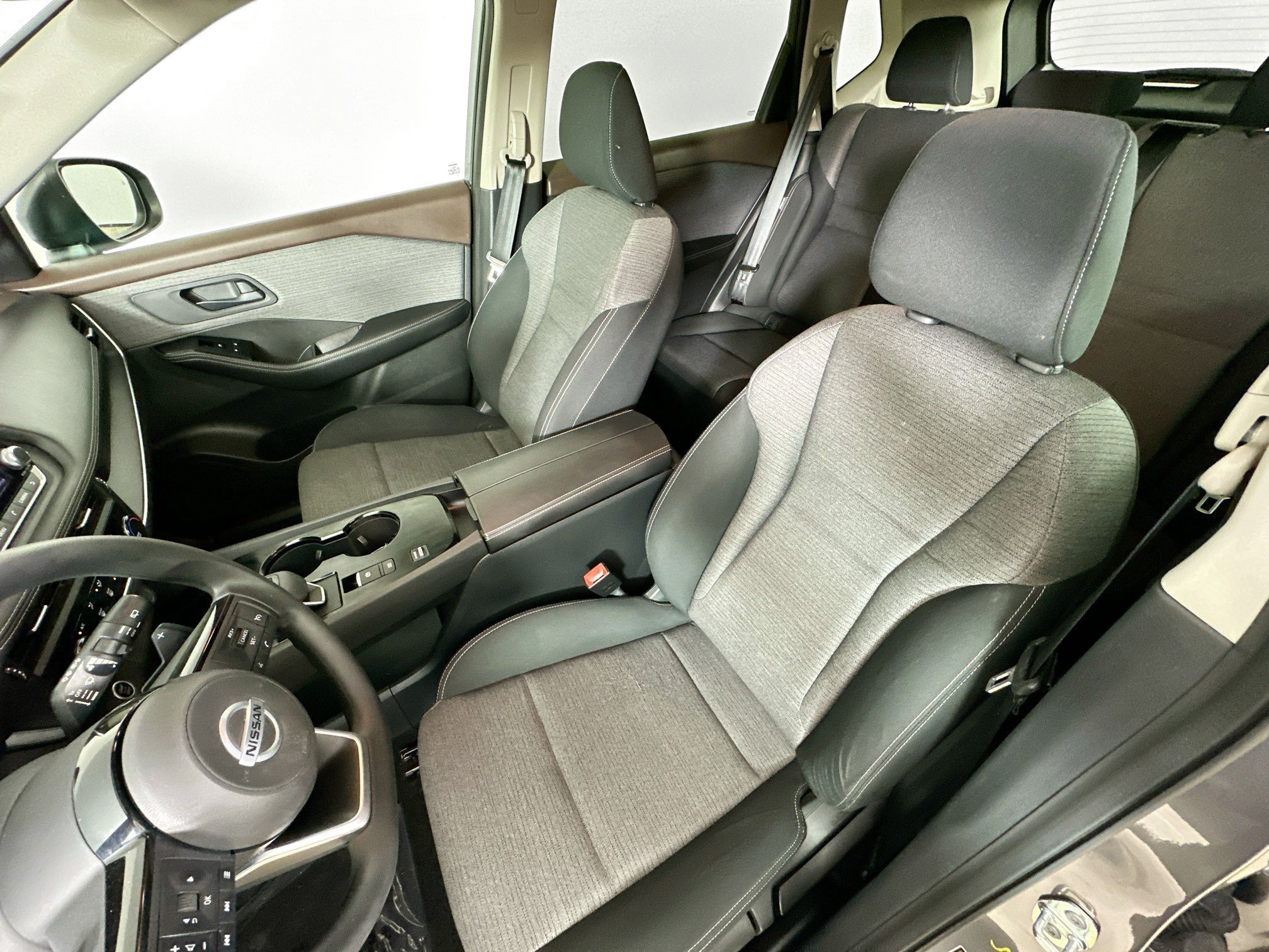 Used 2021 Nissan Rogue S FWD image 30