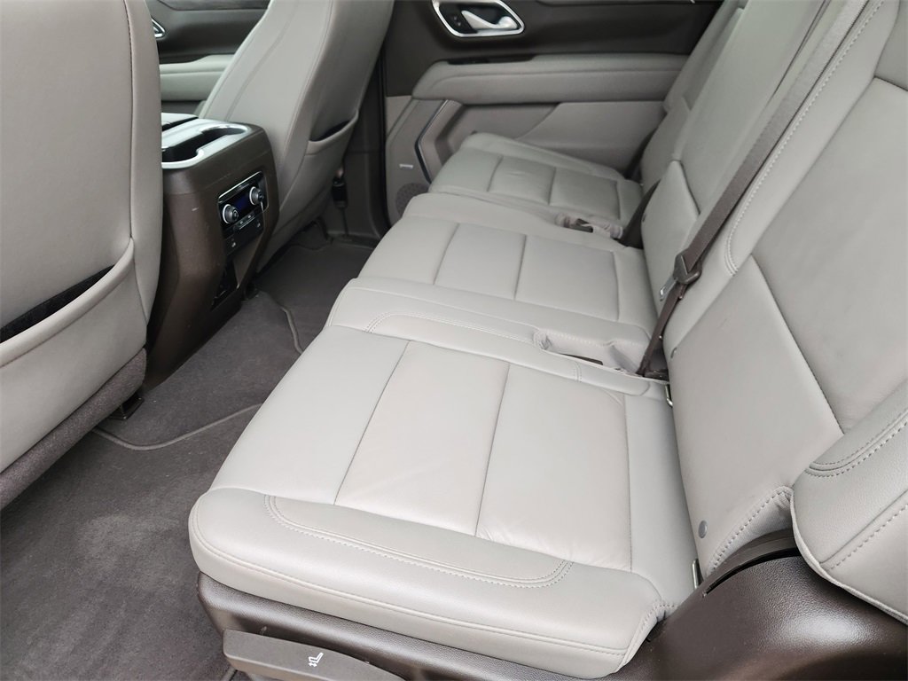 Used 2022 Chevrolet Suburban LT image 29