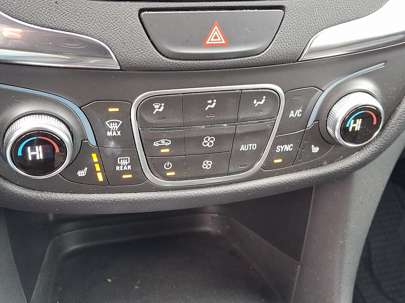 Certified 2020 Chevrolet Equinox LT image 16