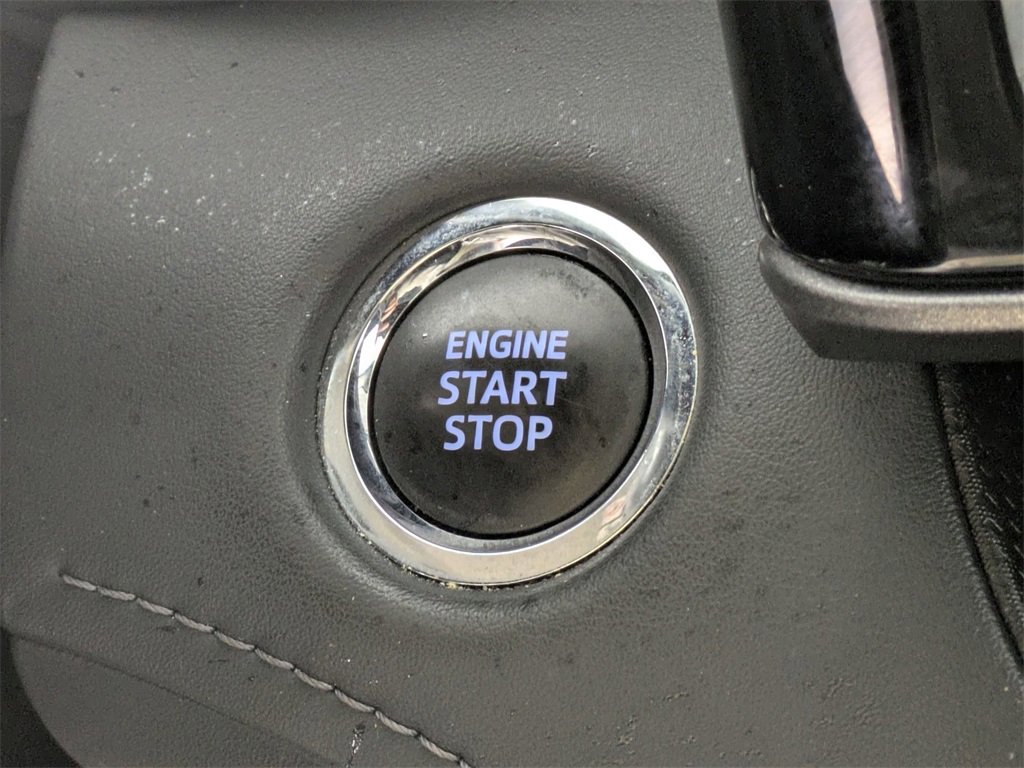 Used 2023 Toyota Highlander XLE image 16