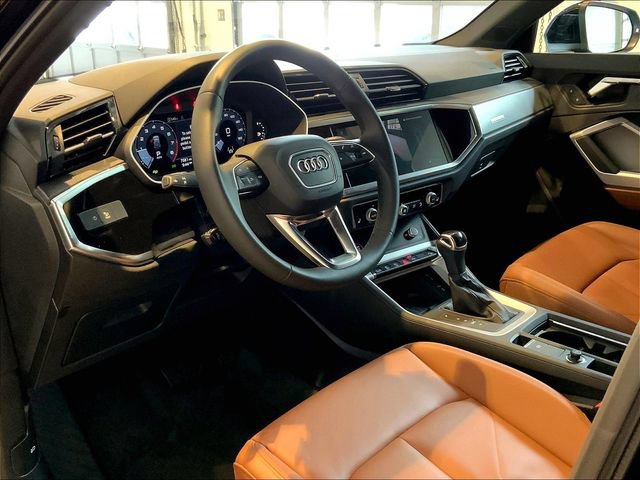 Certified 2025 Audi Q3 2.0T Premium w/ Convenience Package AWD/4WD image 4