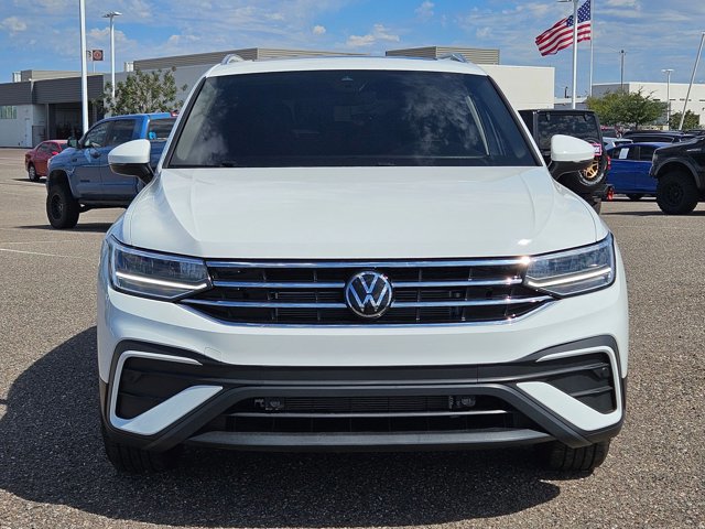 Used 2024 Volkswagen Tiguan SE video 2