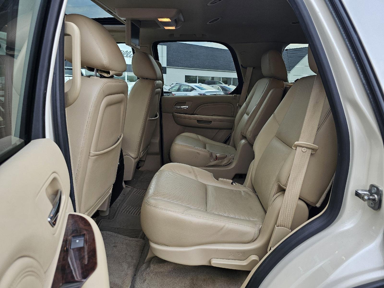Used 2013 Cadillac Escalade Premium AWD/4WD image 26