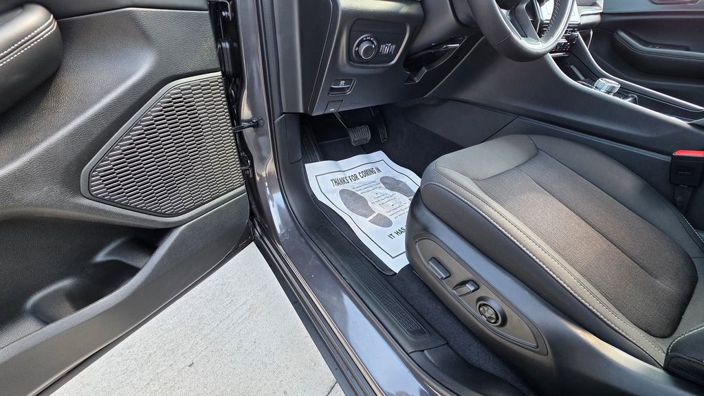 New 2025 Jeep Grand Cherokee L Laredo w/ Luxury Tech Group I image 25