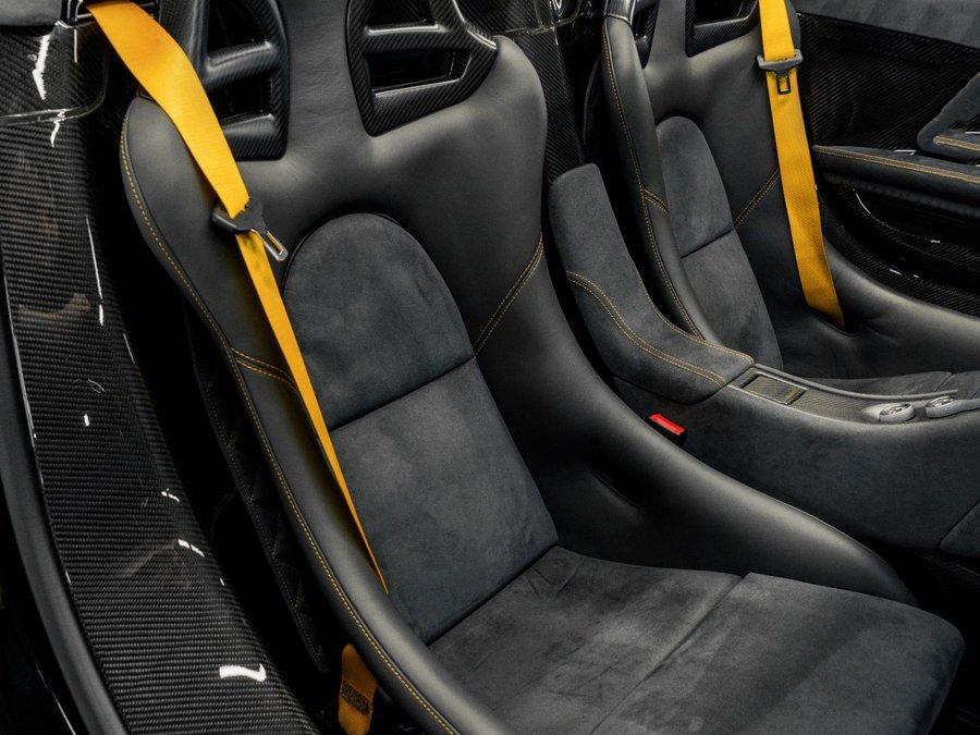 Used 2005 Porsche Carrera GT RWD image 20