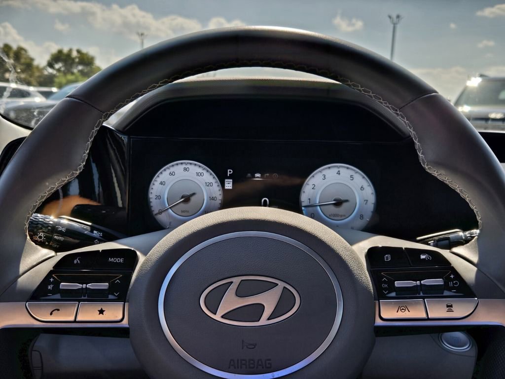 Certified 2025 Hyundai Elantra SEL image 21