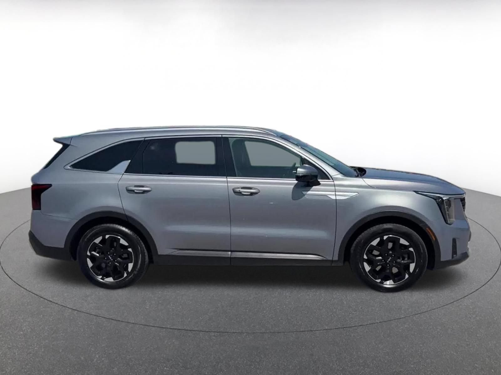 Used 2024 Kia Sorento S FWD image 16