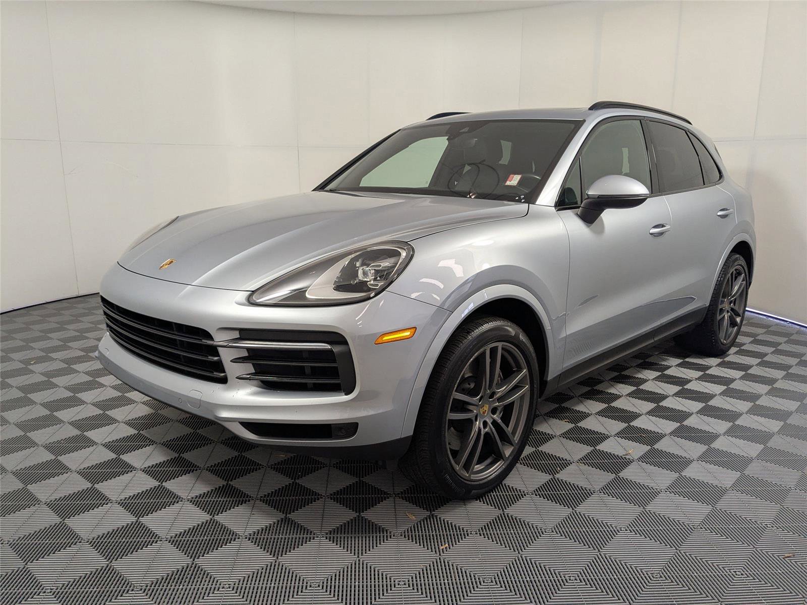 Used 2021 Porsche Cayenne image 2