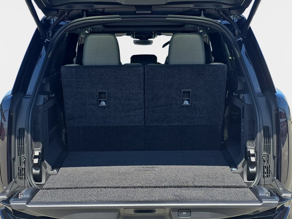 New 2026 Land Rover Range Rover Long Wheelbase SE AWD/4WD image 15