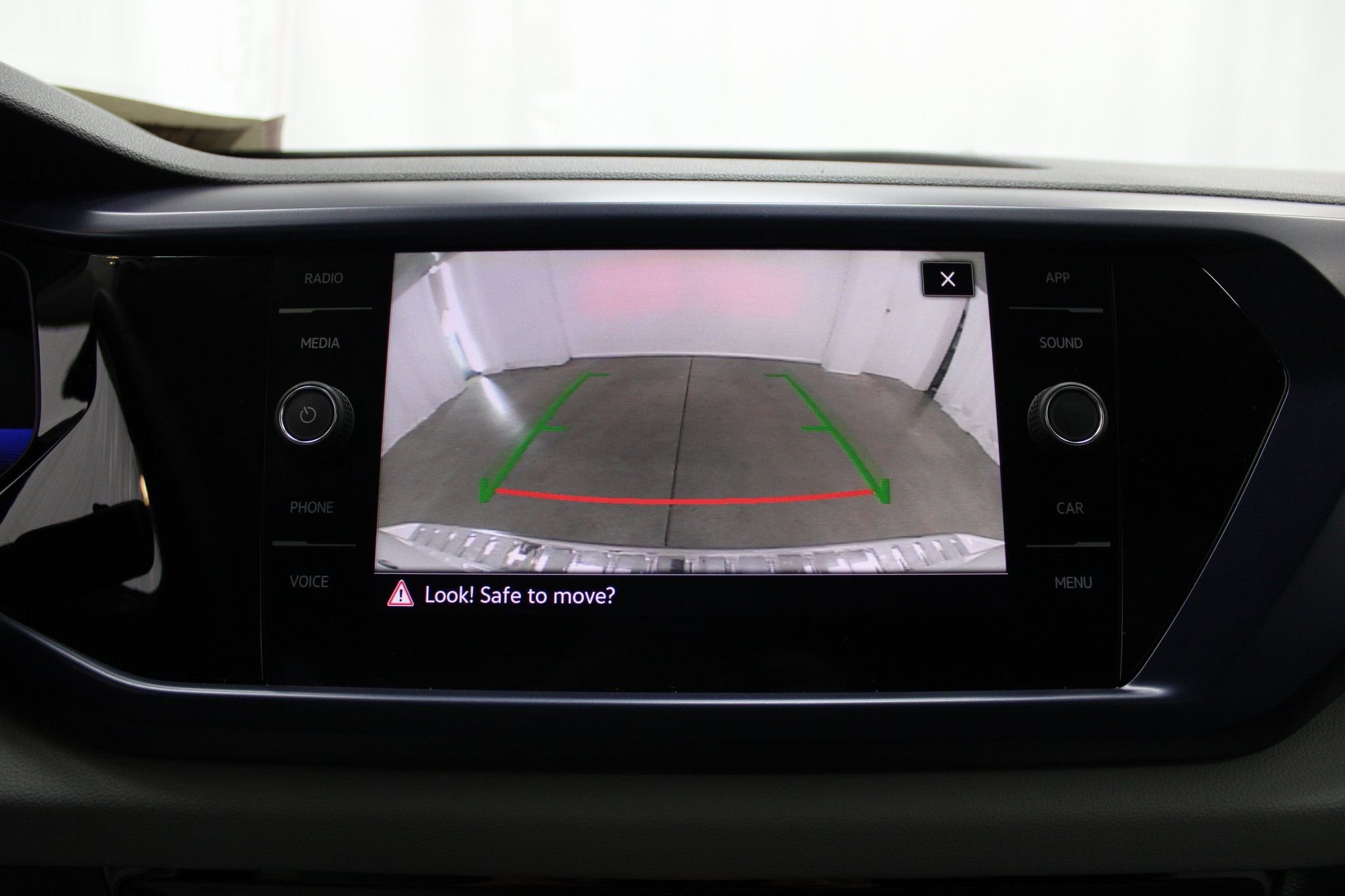 Used 2022 Volkswagen Taos SE image 48