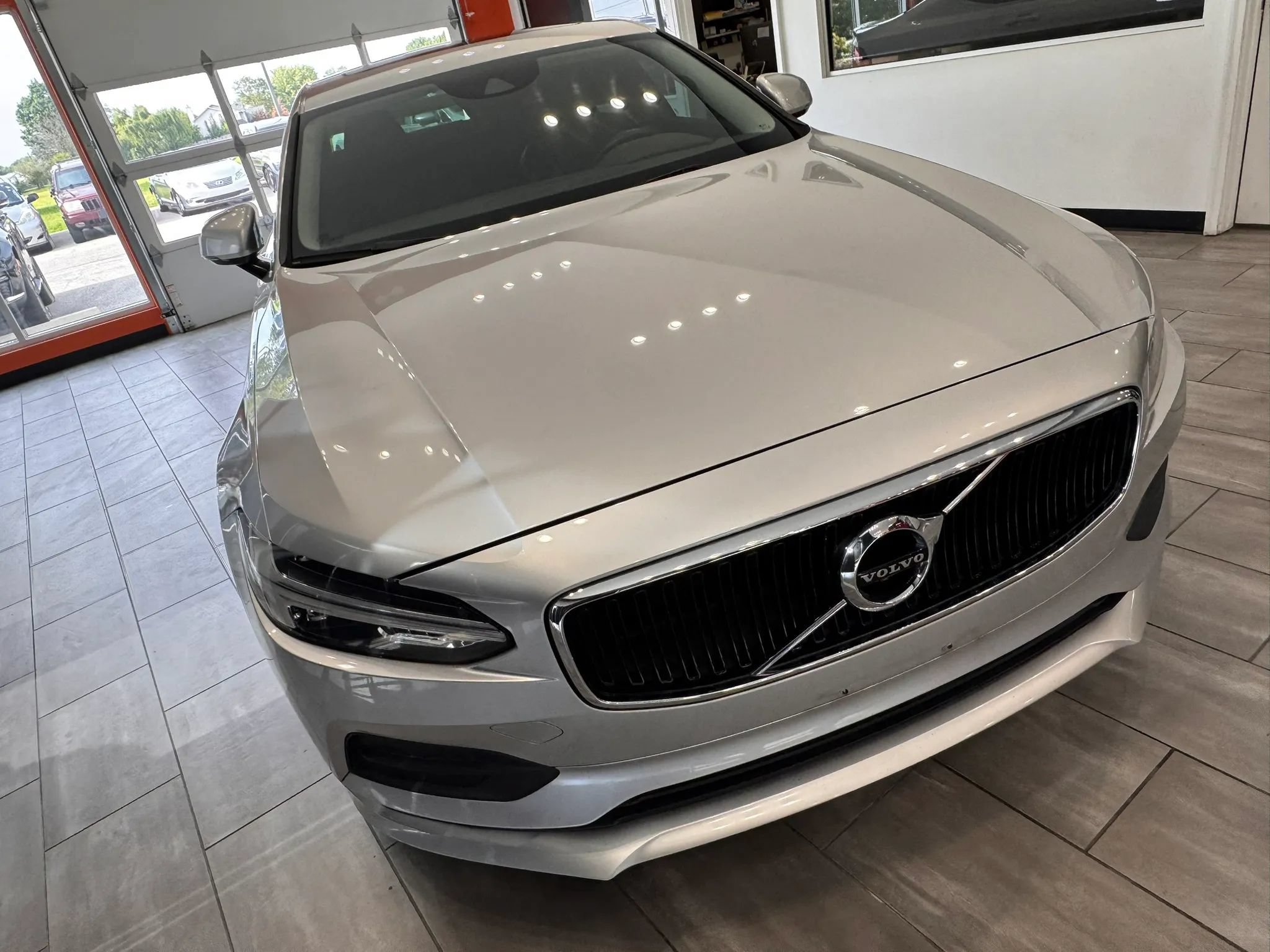 Used 2019 Volvo S90 T5 Momentum FWD image 11