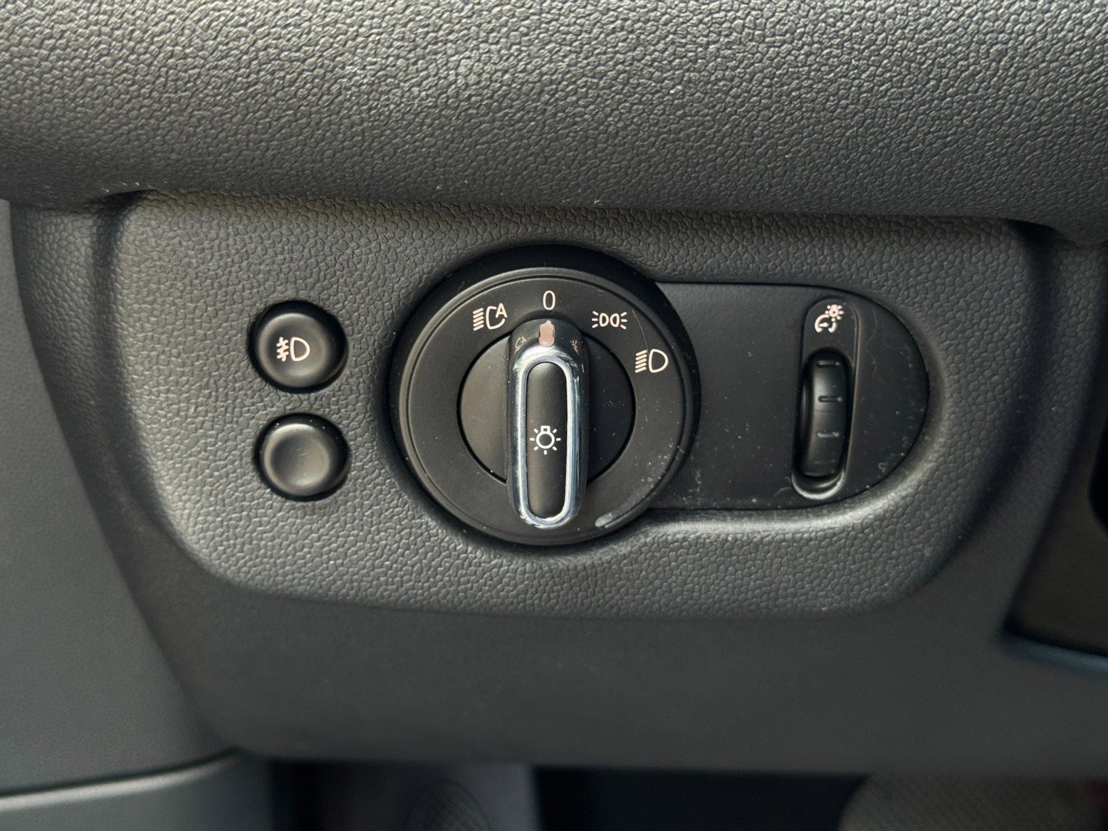 Used 2019 MINI Cooper Clubman S image 17