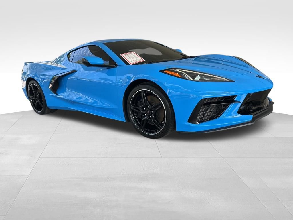 Used 2021 Chevrolet Corvette Stingray Preferred Cpe w/ Z51 Performance Package RWD image 2
