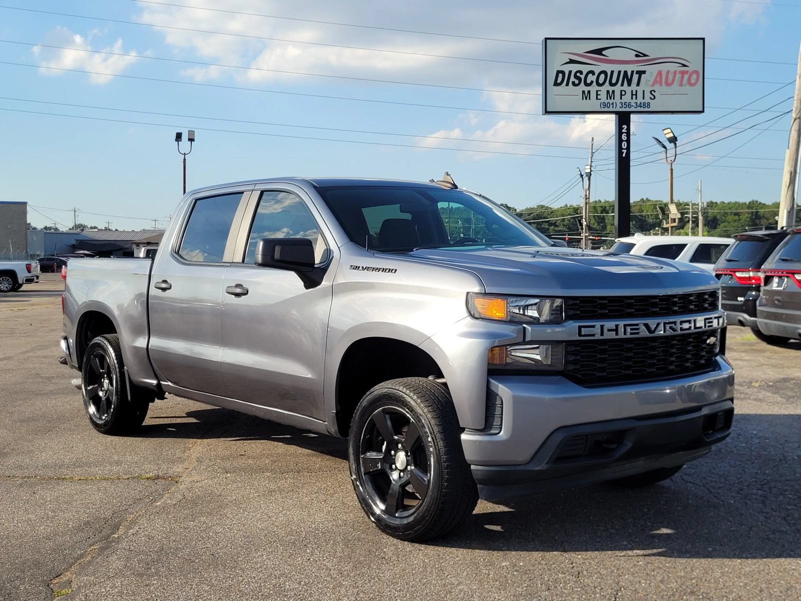 Used 2020 Chevrolet Silverado 1500 Custom w/ Custom Value Package AWD/4WD image 3