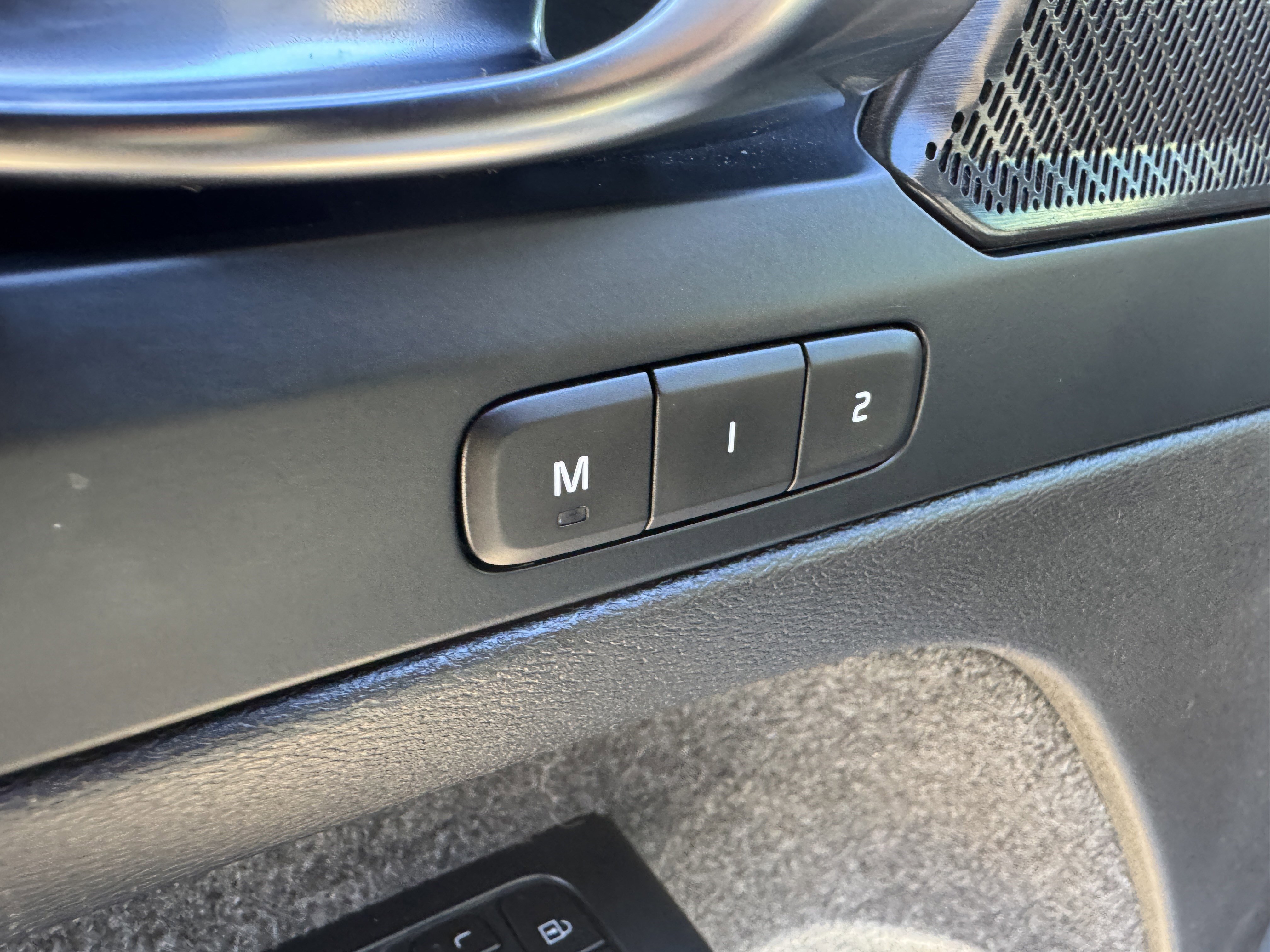 Used 2023 Volvo C40 P8 Recharge Ultimate image 10