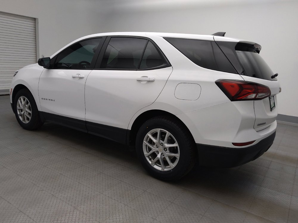 Used 2022 Chevrolet Equinox LS w/ LS Convenience Package FWD image 3