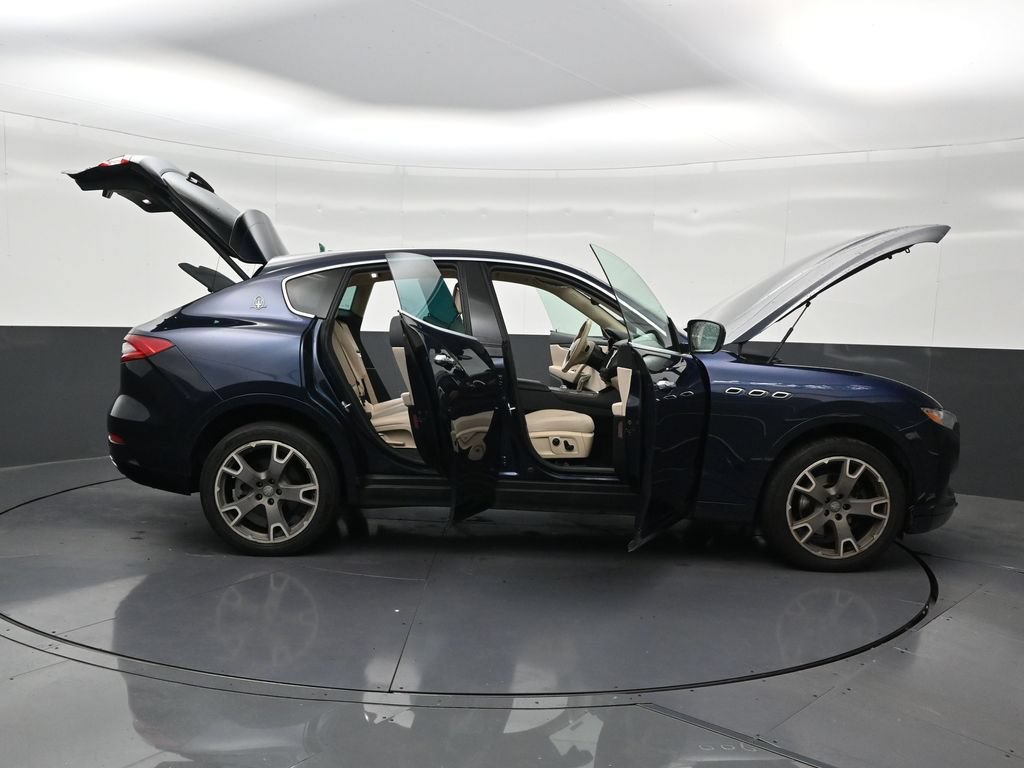 Used 2019 Maserati Levante AWD/4WD image 31