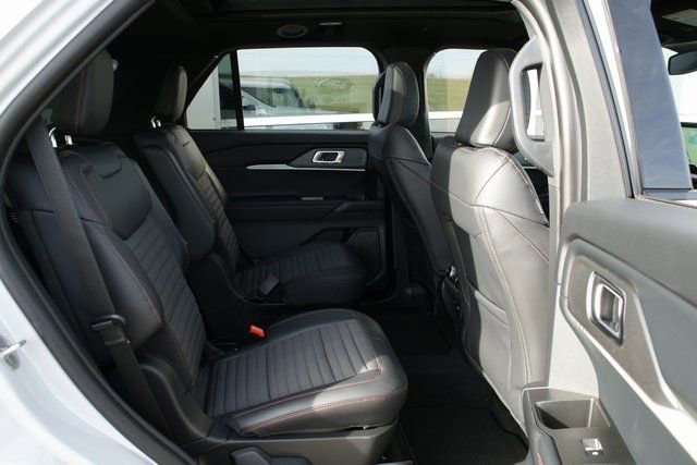 New 2026 Ford Explorer ST-Line w/ ST-Line Street Pack image 37
