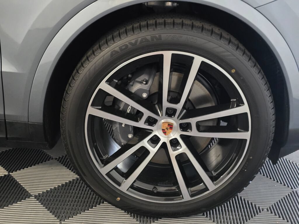 New 2026 Porsche Cayenne AWD/4WD image 34