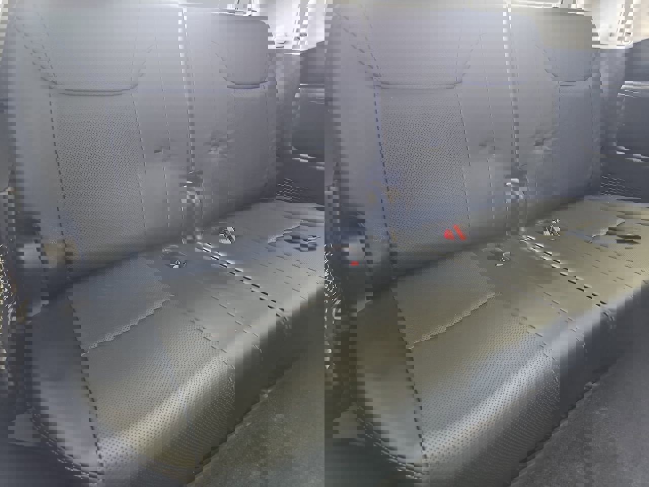 Used 2016 Lexus LX 570 4WD w/ Luxury Package image 15