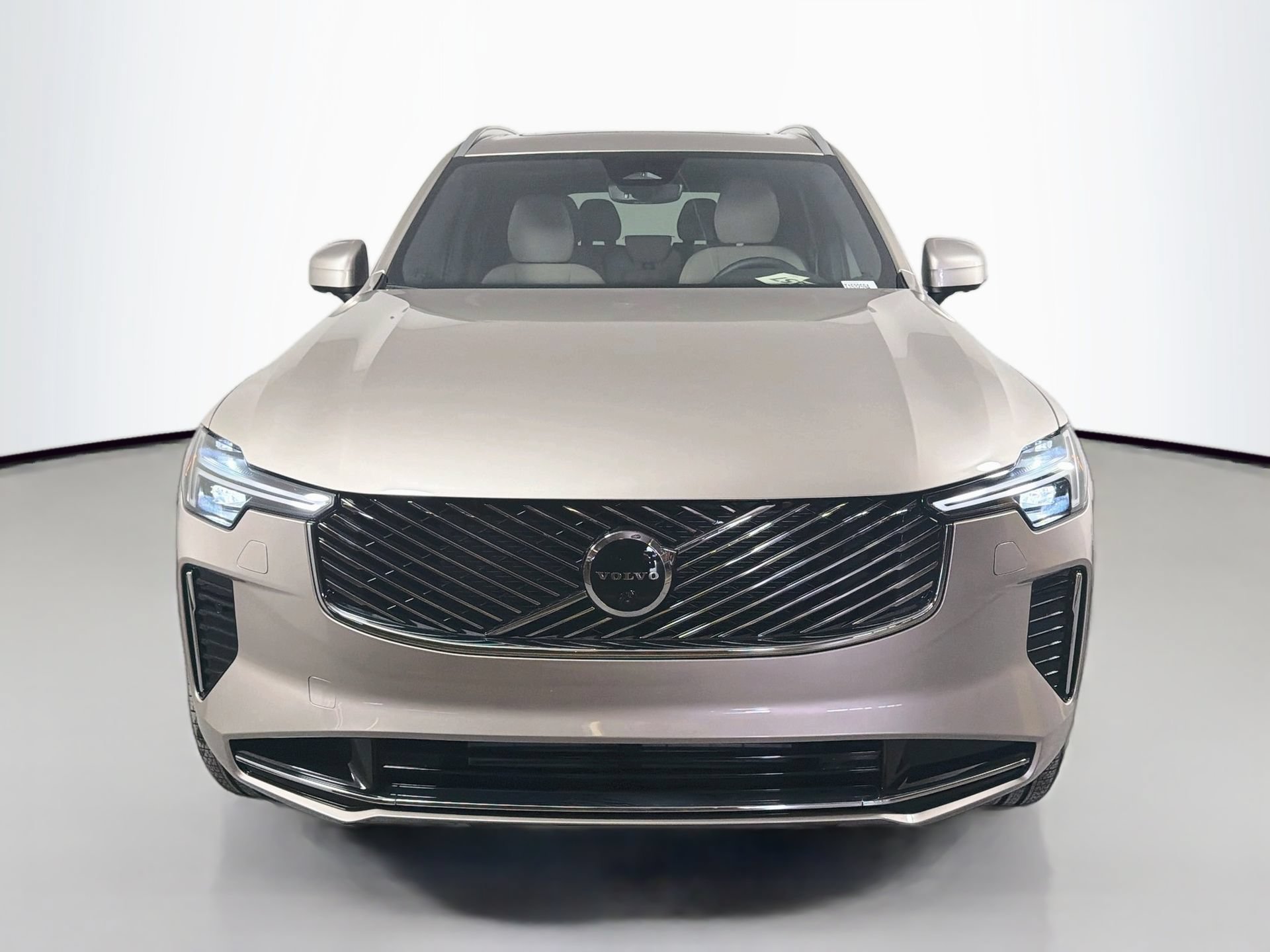 New 2026 Volvo XC90 T8 Plus w/ Protection Package Premier AWD/4WD image 2
