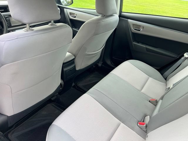 Used 2015 Toyota Corolla LE FWD image 14
