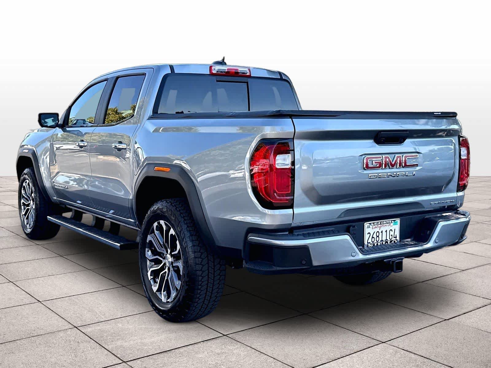 Used 2025 GMC Canyon Denali AWD/4WD image 6