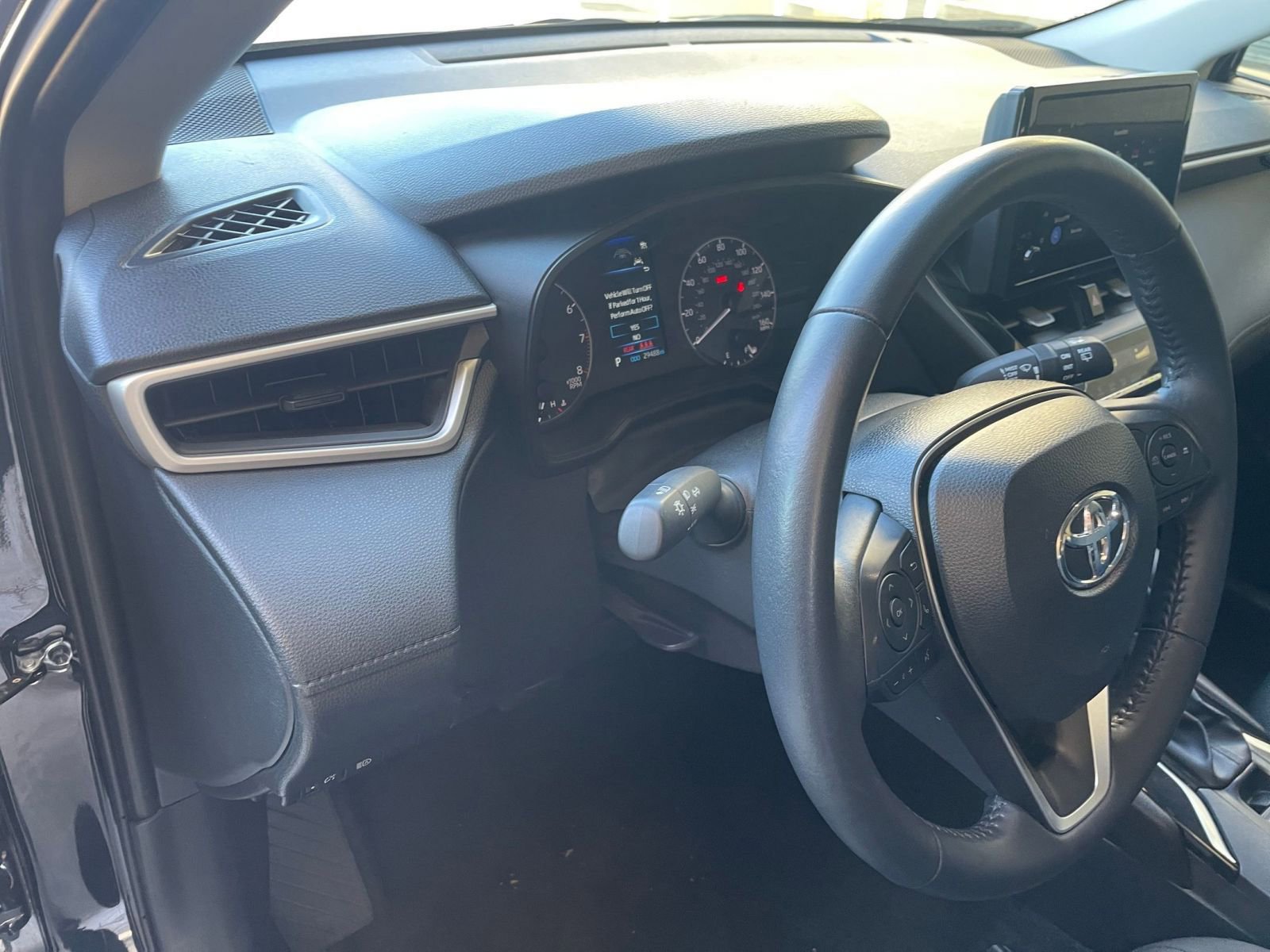 Used 2025 Toyota Corolla Cross LE FWD image 35