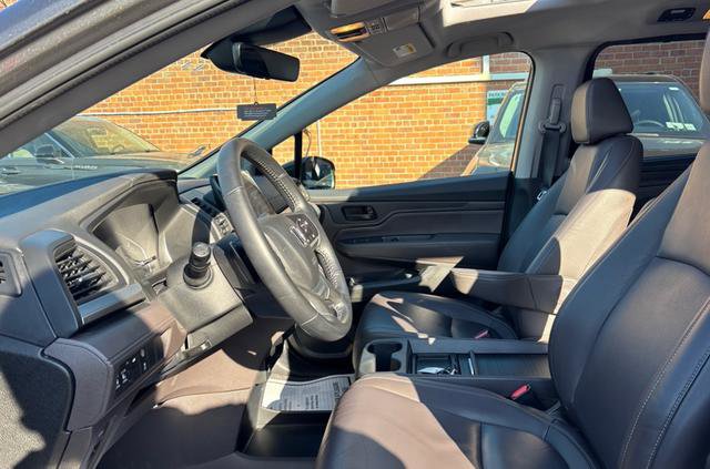 Used 2023 Honda Odyssey EX-L image 2