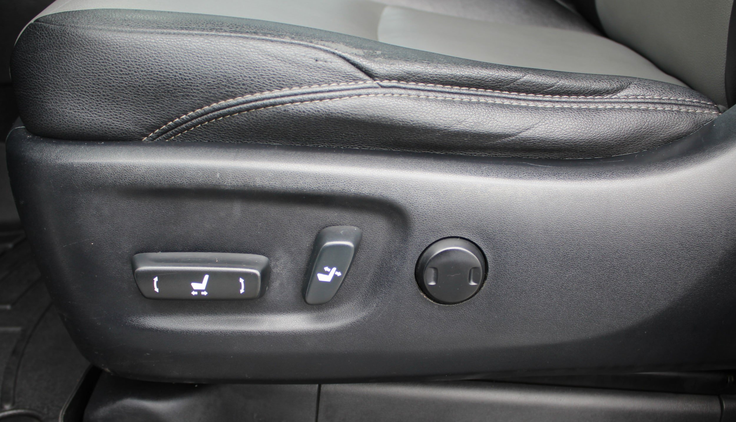Used 2014 Toyota 4Runner SR5 Premium RWD image 39