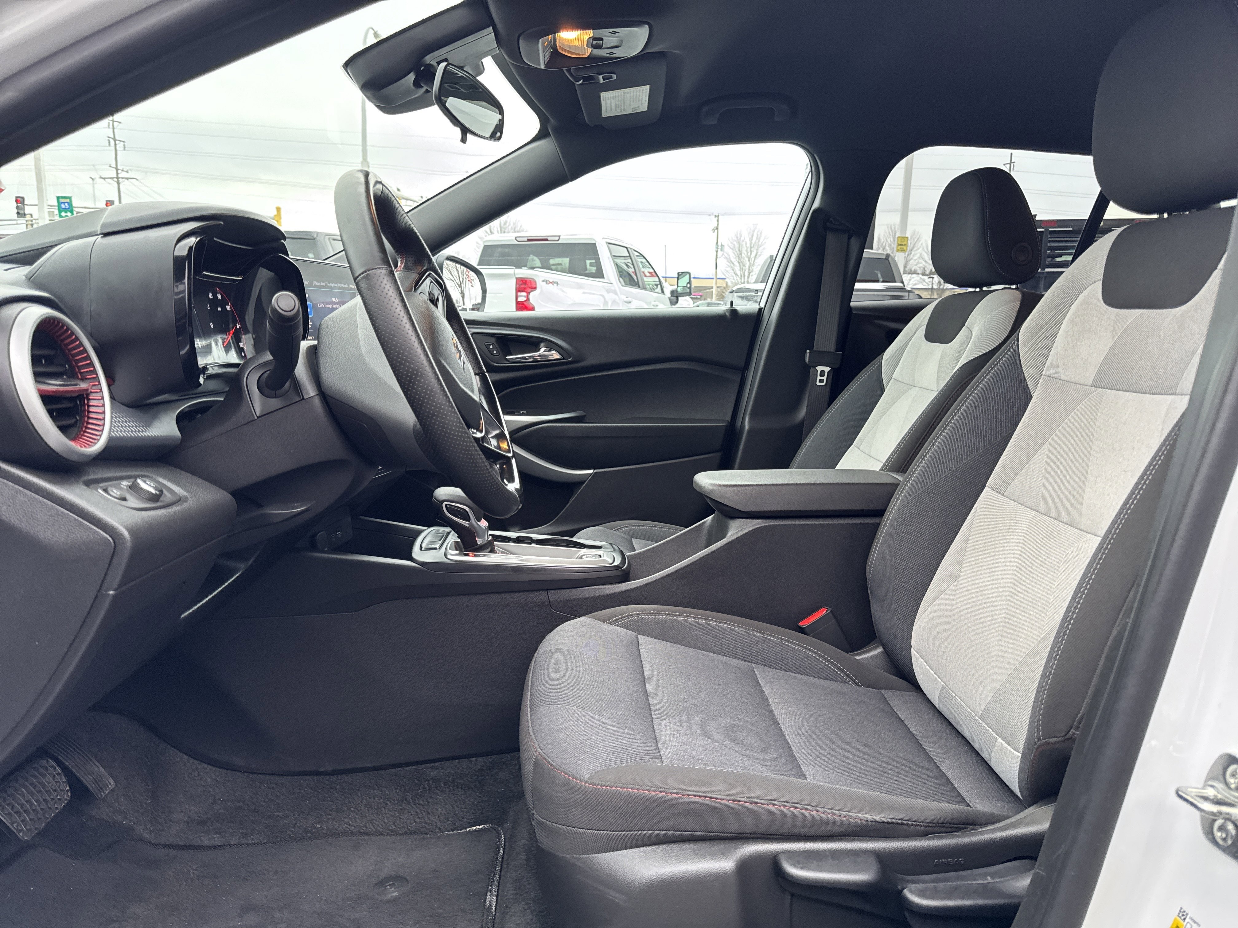 Used 2025 Chevrolet Trax RS w/ Driver Confidence Package image 16