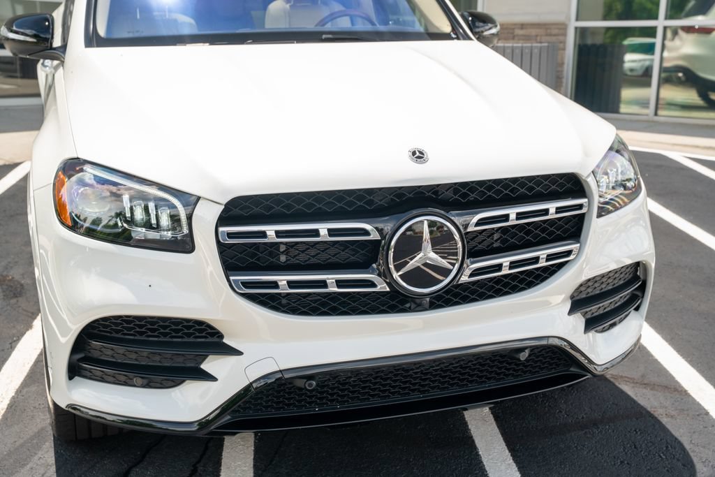 Used 2023 Mercedes-Benz GLS 580 4MATIC image 5