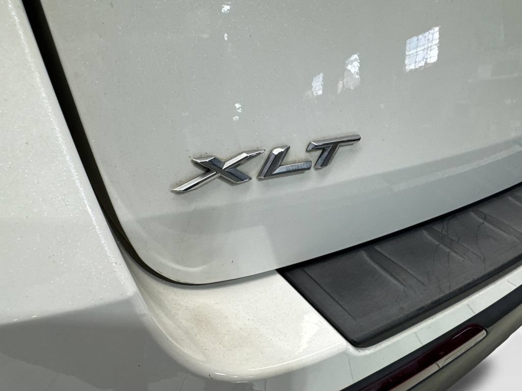 Used 2022 Ford Explorer XLT w/ Equipment Group 202A AWD/4WD image 23