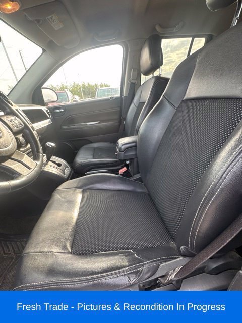 Used 2014 Jeep Compass Latitude AWD/4WD image 11