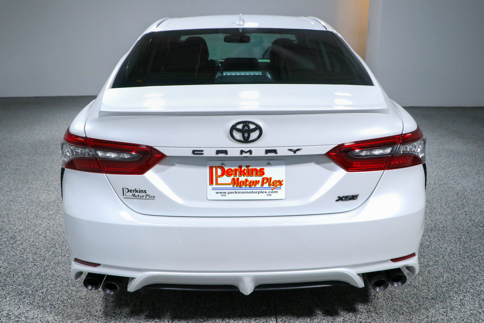 Used 2023 Toyota Camry XSE FWD image 8