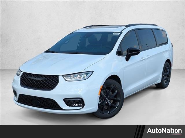 New 2026 Chrysler Pacifica Limited w/ S Appearance Package image 1