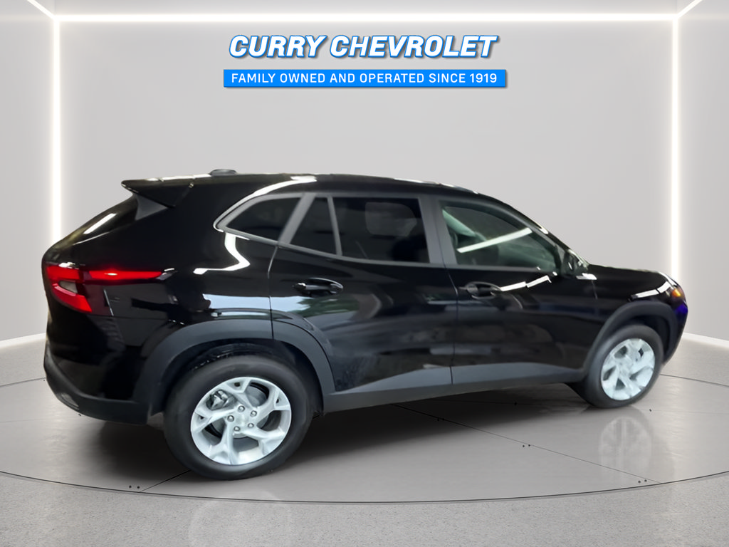 Used 2026 Chevrolet Trax LS w/ LS Convenience Package FWD image 14