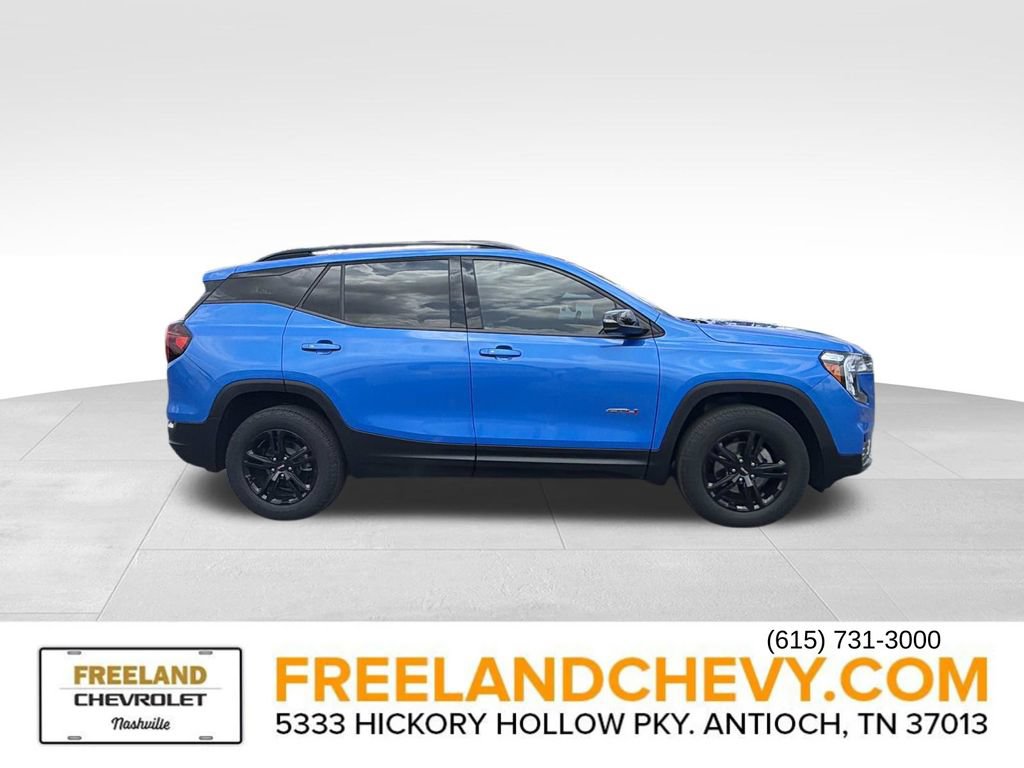 Used 2024 GMC Terrain AT4 AWD/4WD image 2