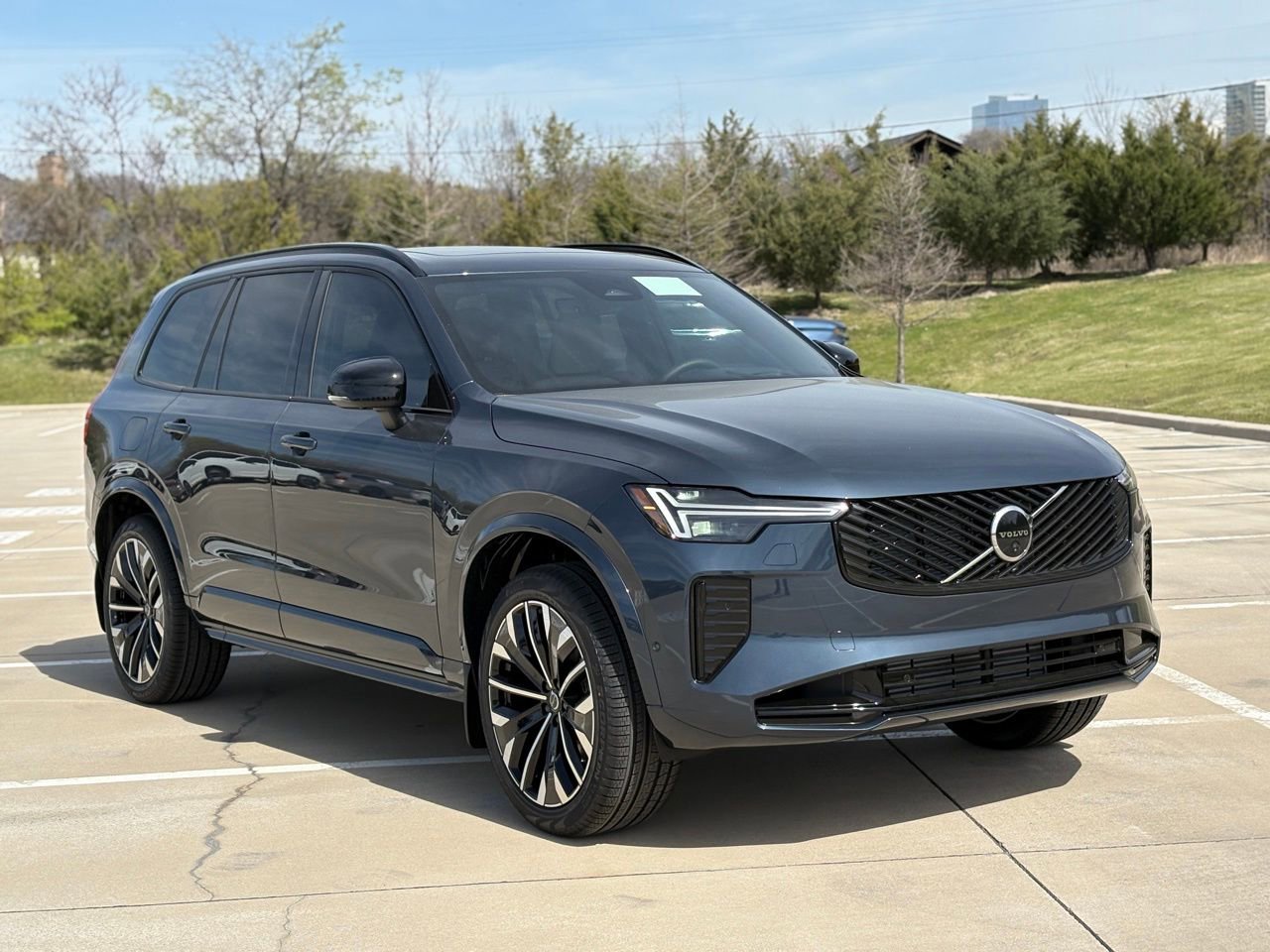 New 2026 Volvo XC90 T8 Ultra w/ Lounge Package image 4